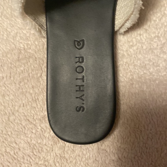 Rothy’s, white 3-strap sandals - Picture 2 of 4